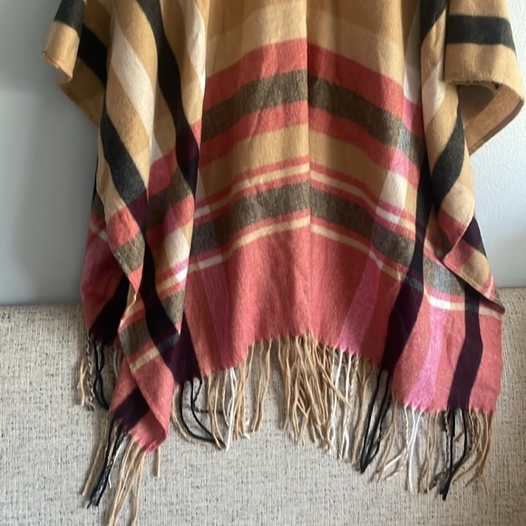Women's Woolrich Luxe Soft Cozy Blanket Scarf Wrap Ruana Fringed One-Size - Picture 11 of 13